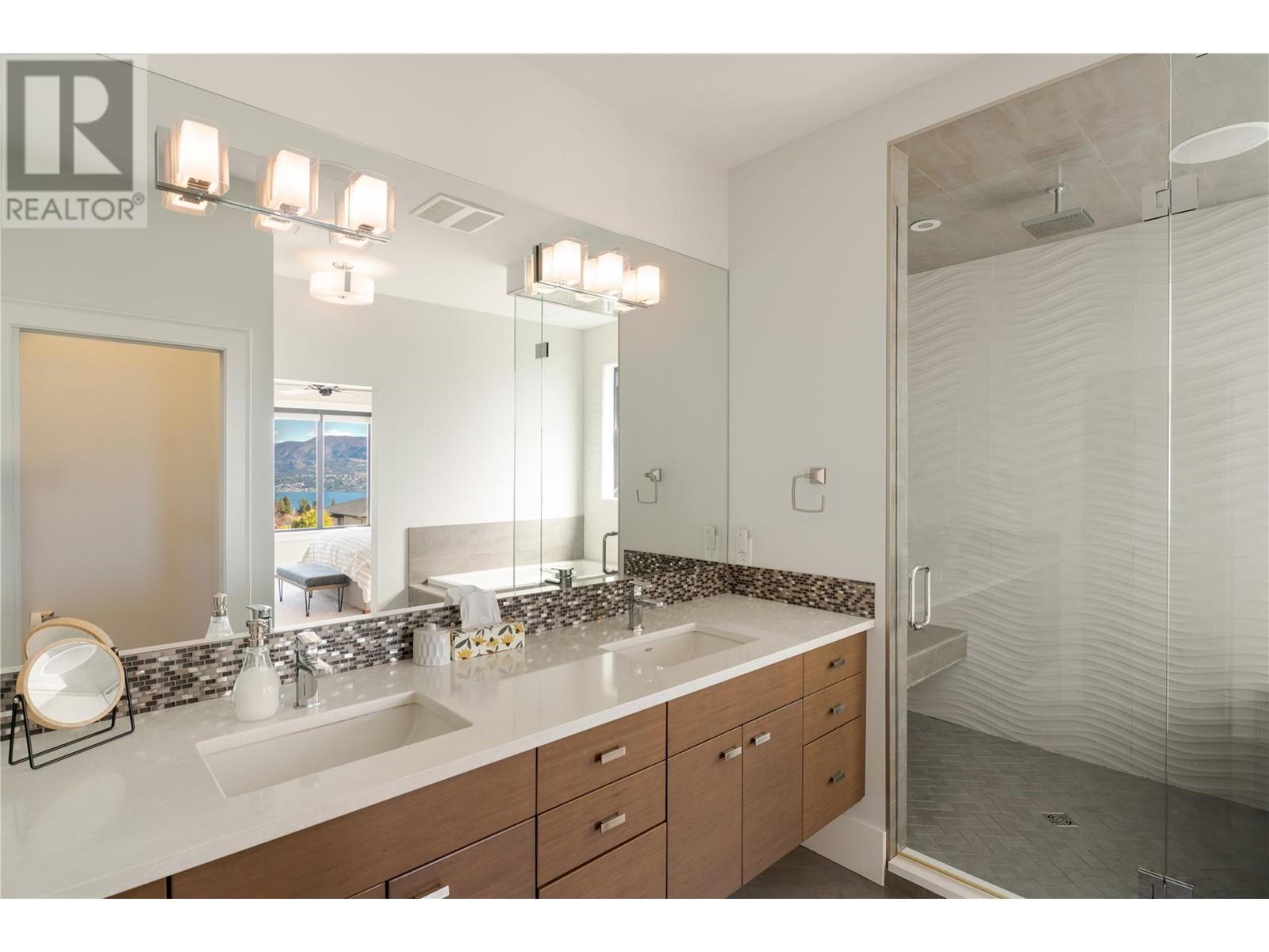  460 Rockview Lane, Kelowna