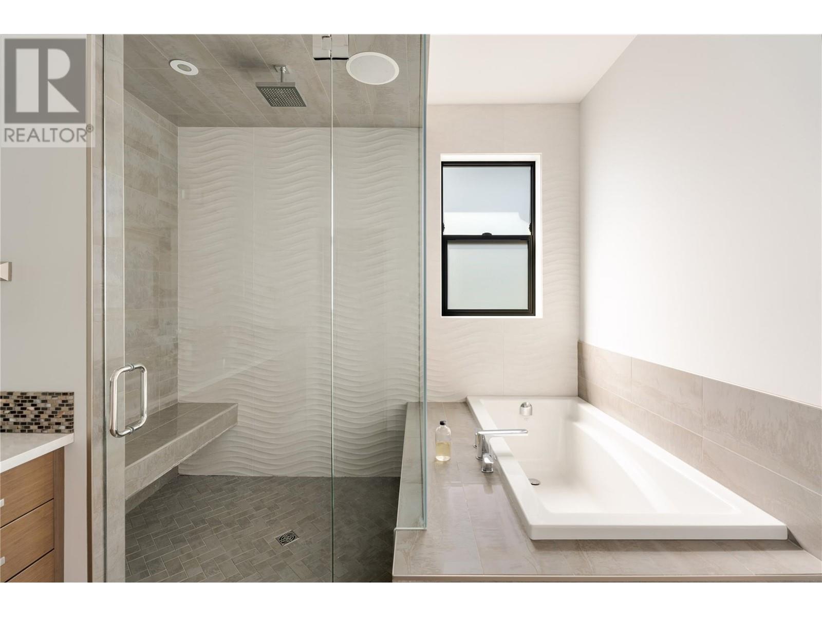  460 Rockview Lane, Kelowna