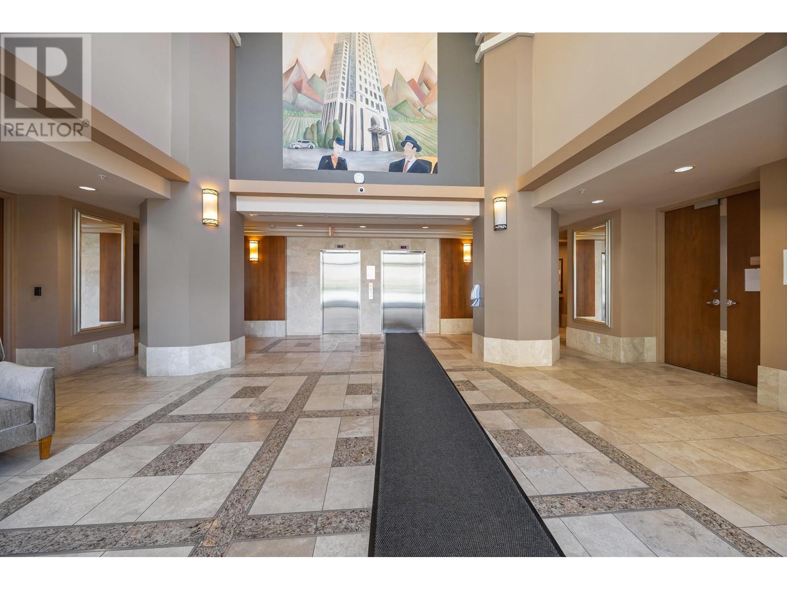 Photo 11 of 307 7388 Sandborne Avenue, Burnaby BC