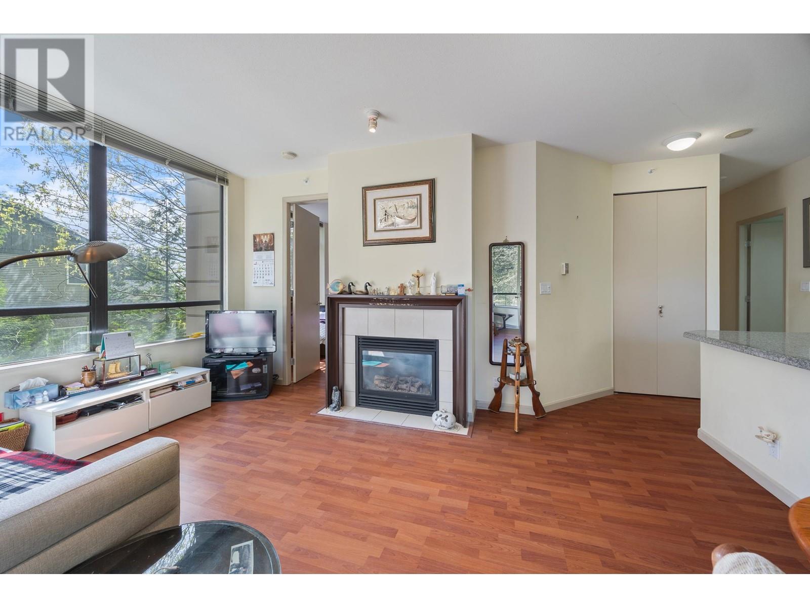 Photo 23 of 307 7388 Sandborne Avenue, Burnaby BC