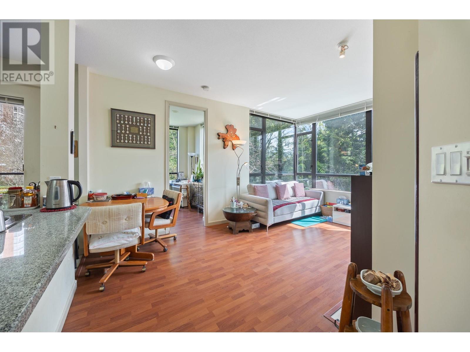 Photo 21 of 307 7388 Sandborne Avenue, Burnaby BC