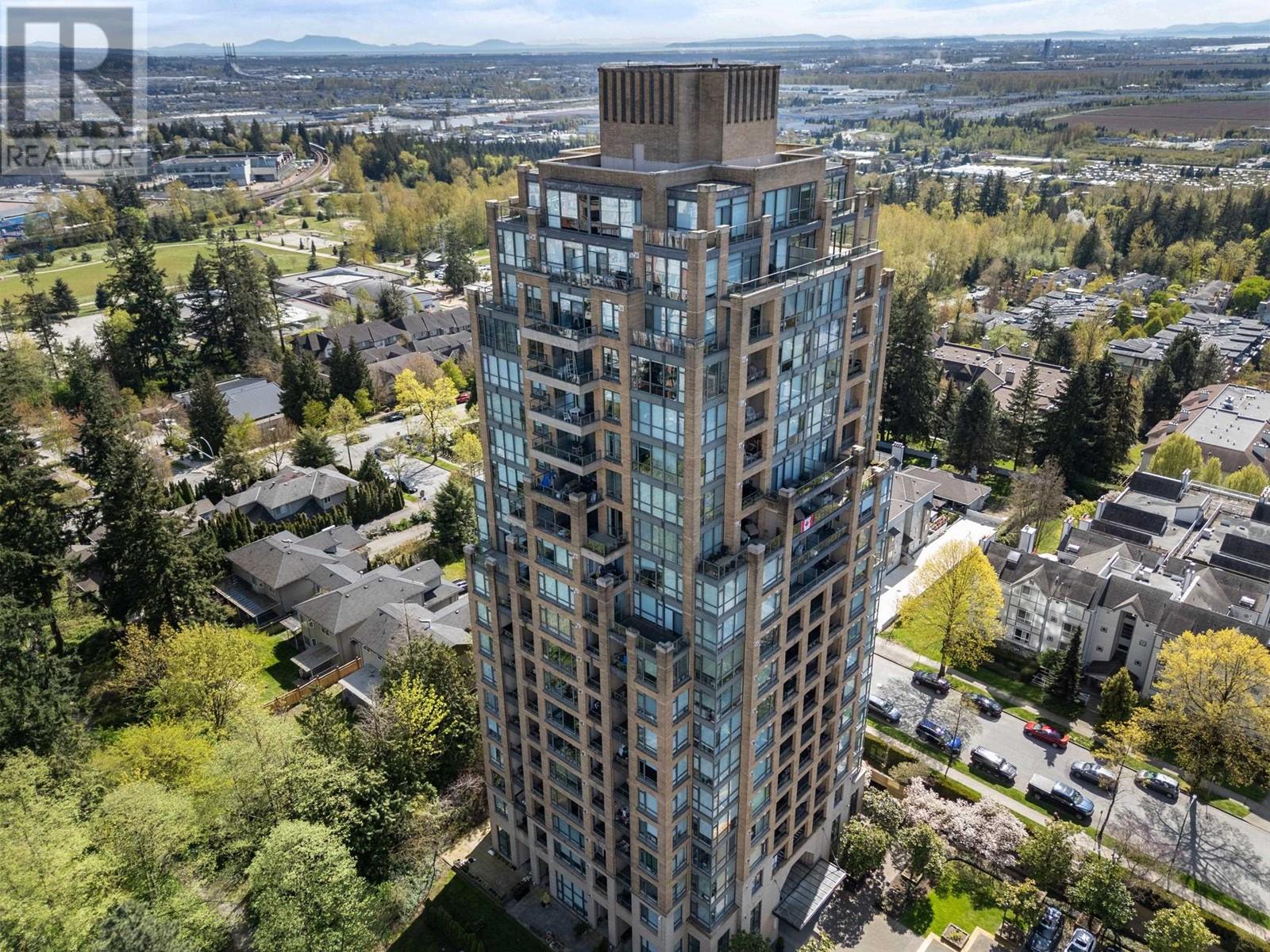 Photo 2 of 307 7388 Sandborne Avenue, Burnaby BC