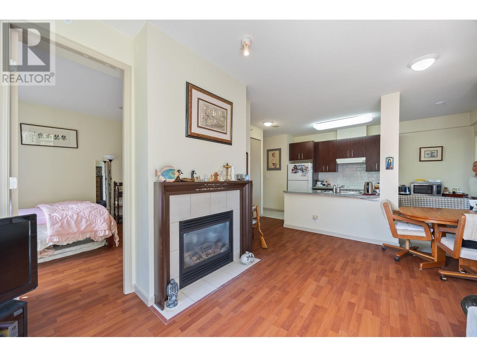Photo 24 of 307 7388 Sandborne Avenue, Burnaby BC
