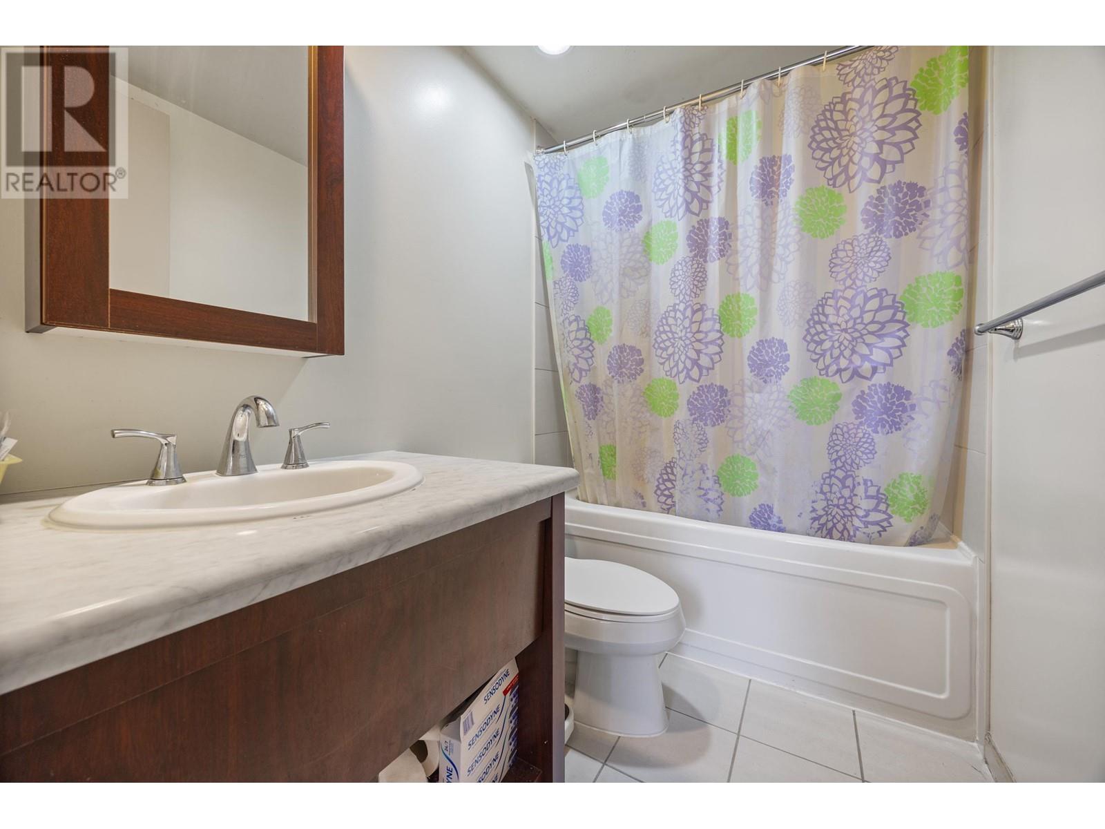 Photo 31 of 307 7388 Sandborne Avenue, Burnaby BC
