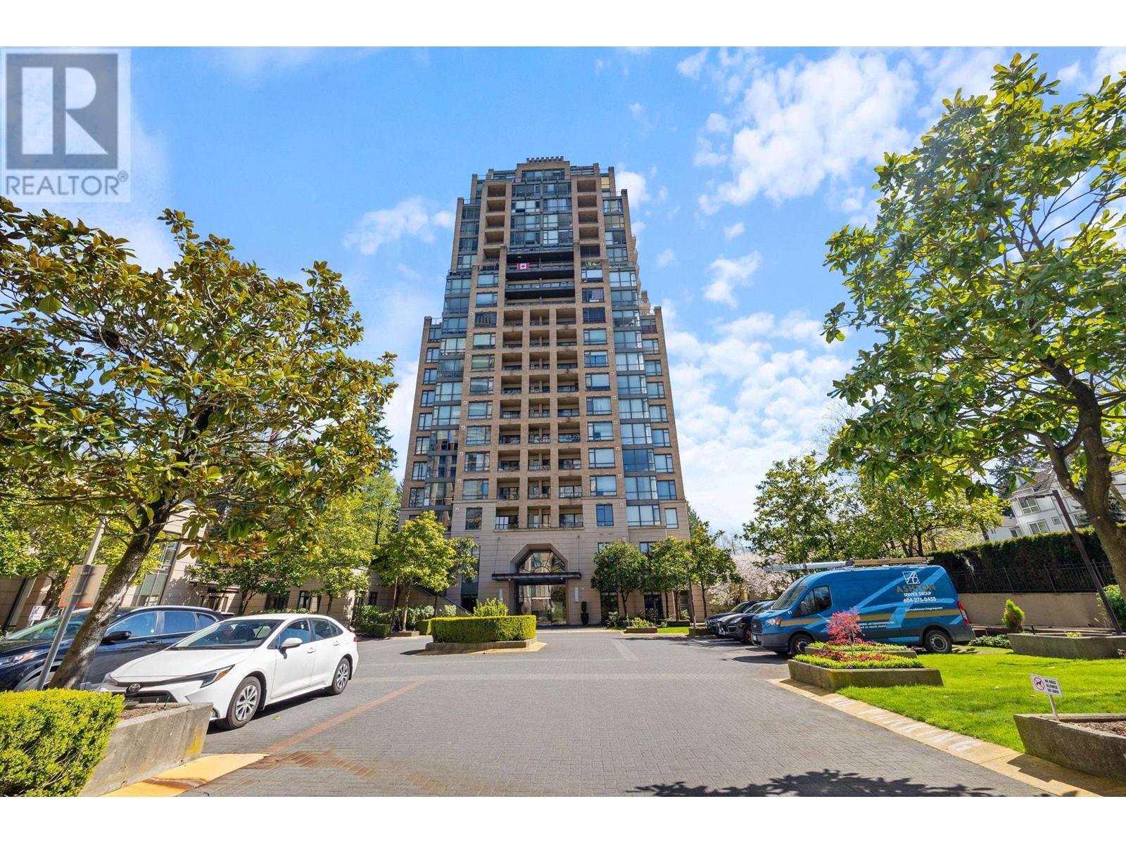 Photo 4 of 307 7388 Sandborne Avenue, Burnaby BC