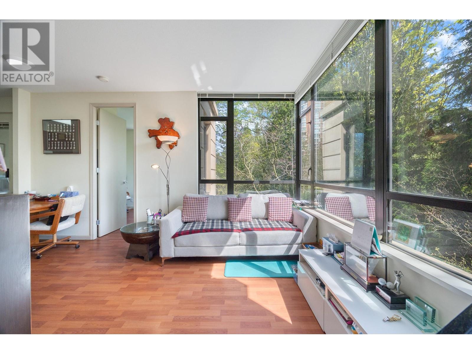 Photo 26 of 307 7388 Sandborne Avenue, Burnaby BC