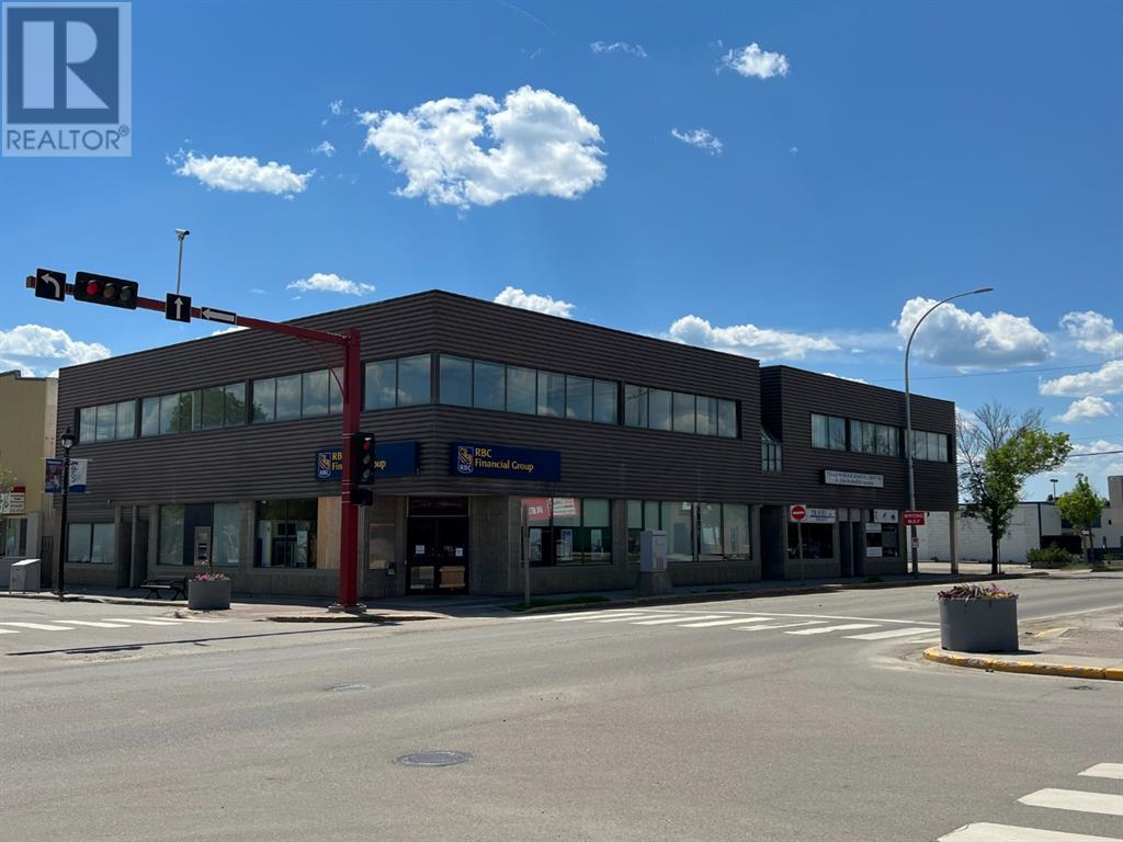 Photo 1 of 124 50 Street, Edson AB