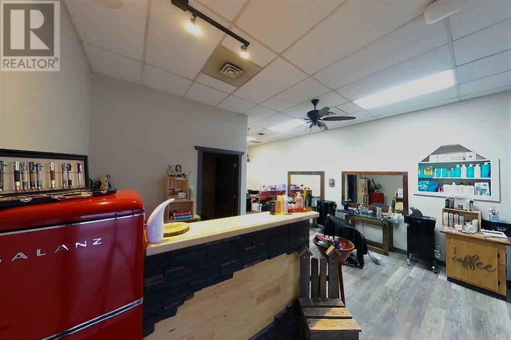 Photo 16 of 124 50 Street, Edson AB