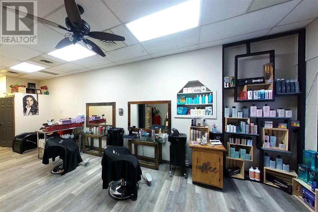 Photo 17 of 124 50 Street, Edson AB