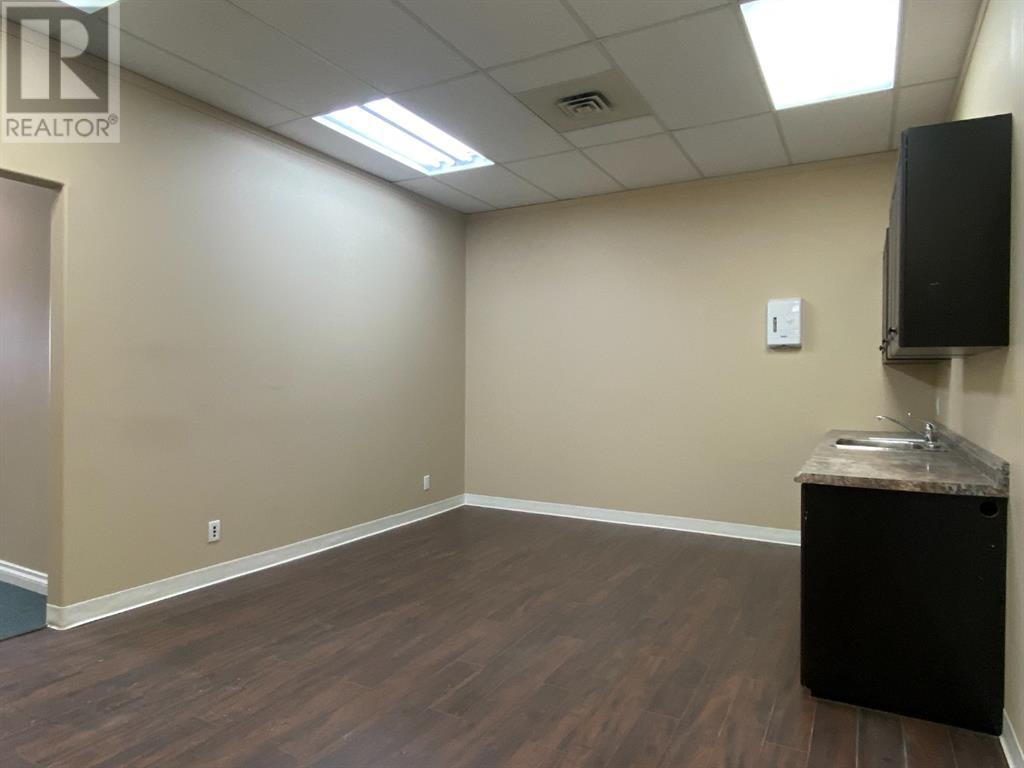 Photo 19 of 124 50 Street, Edson AB