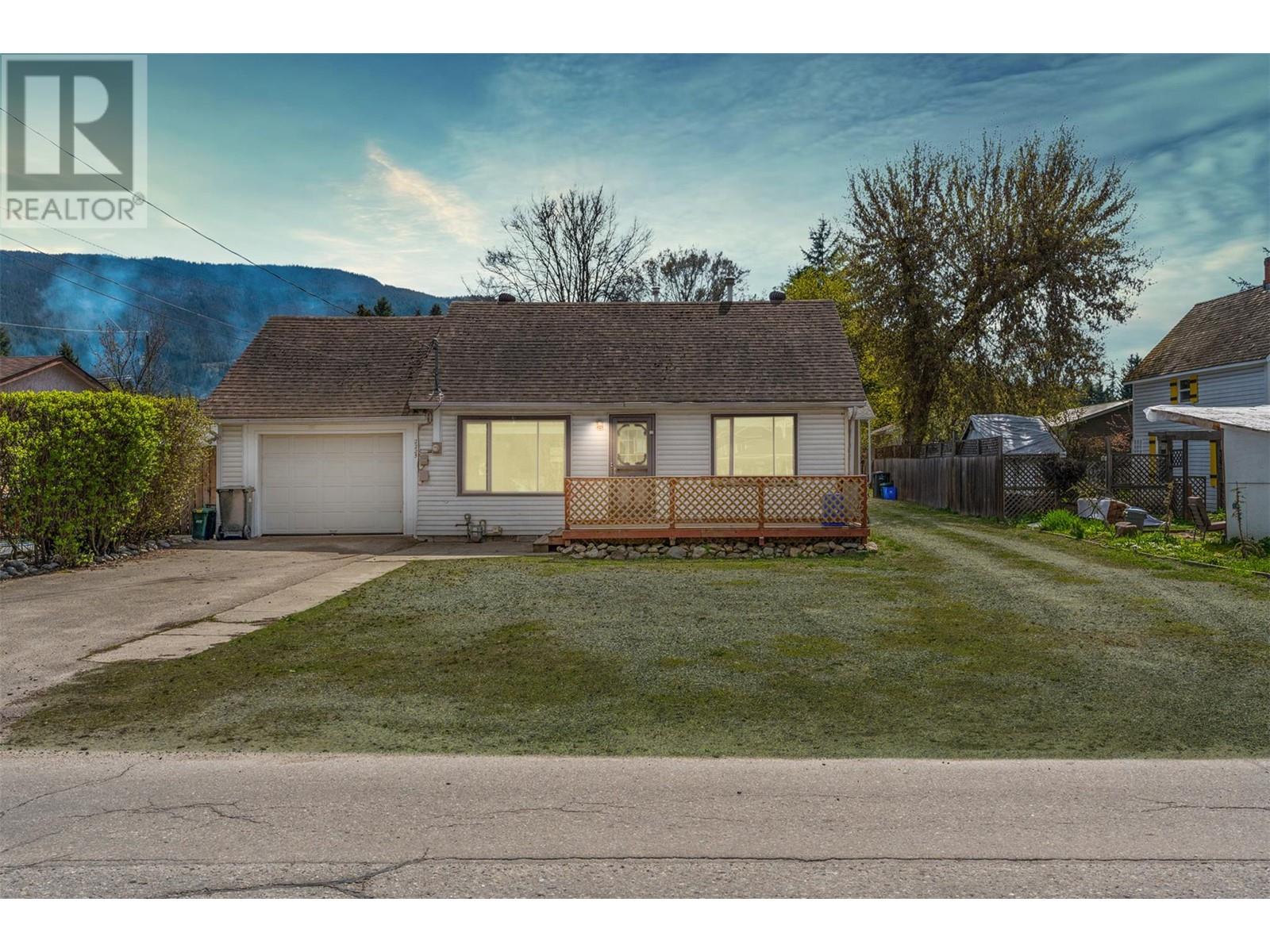 2225 Fletcher Avenue, Armstrong