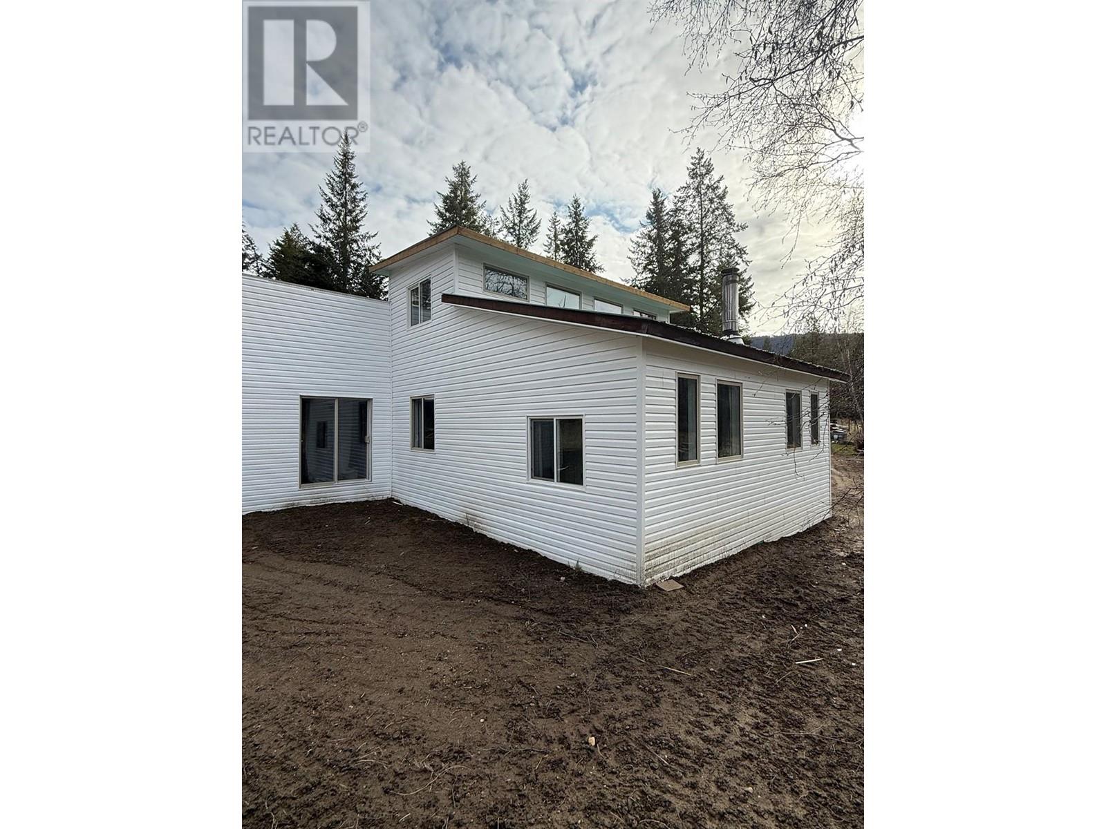 6739 Karjula Road, Falkland