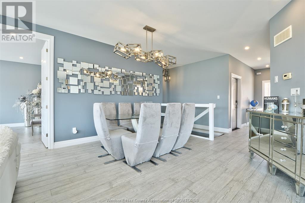 Photo 8 of 17 Mettawas Lane, Kingsville ON