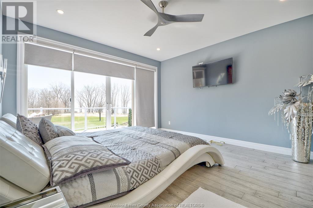 Photo 26 of 17 Mettawas Lane, Kingsville ON