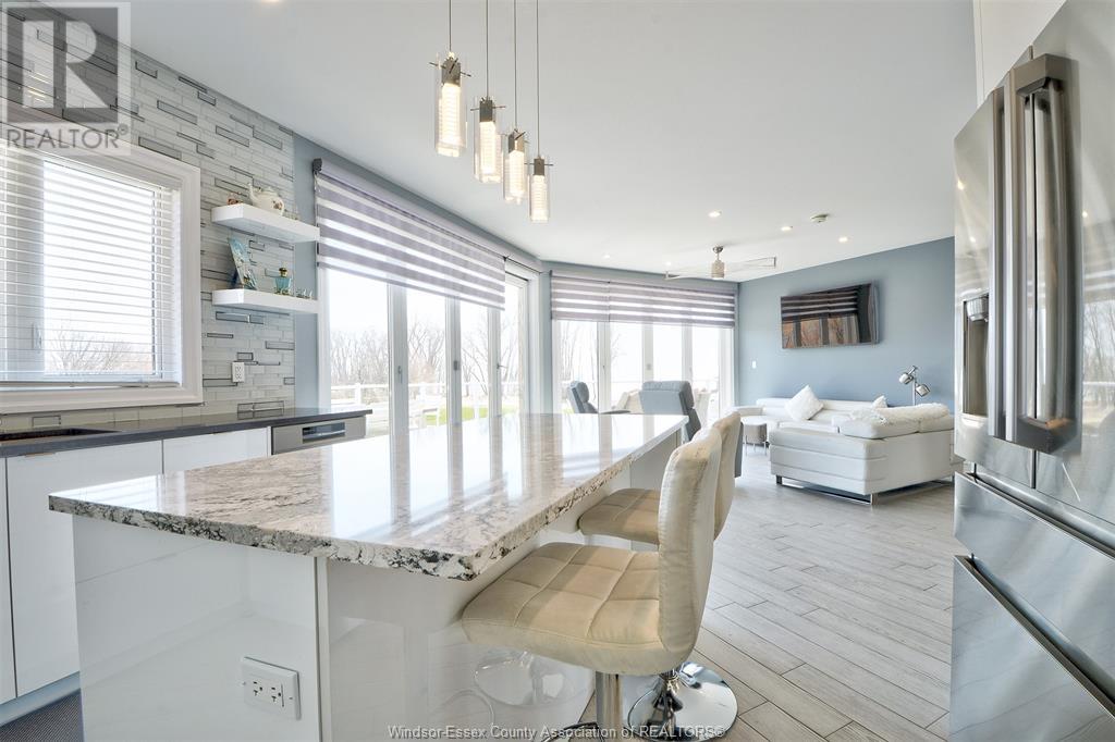 Photo 31 of 17 Mettawas Lane, Kingsville ON