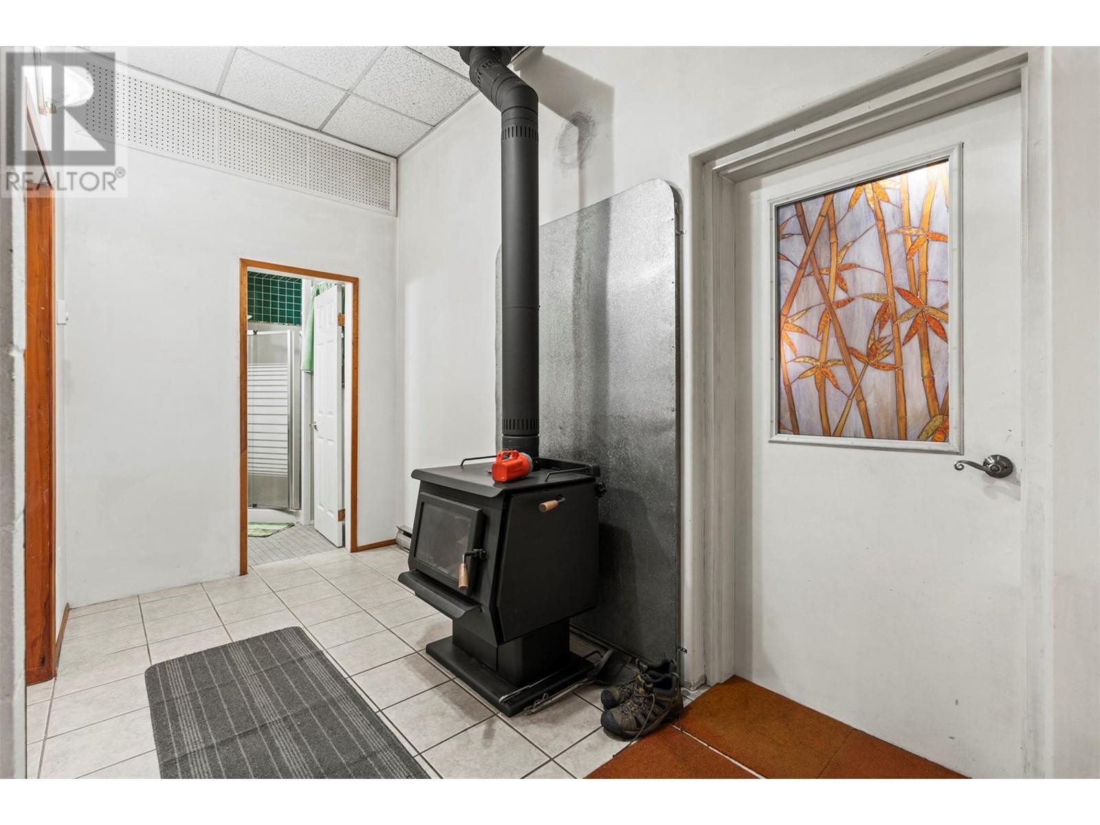  10831 Westshore Road, Vernon