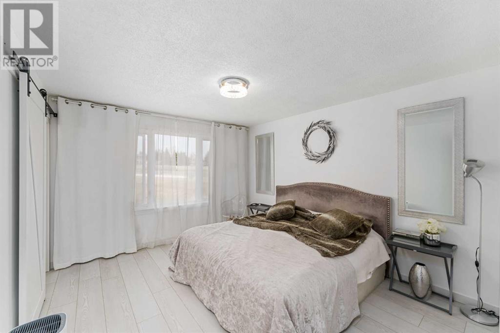 Single Family House 3 Level for Sale in  Woodford Place SW Woodbine Calgary 