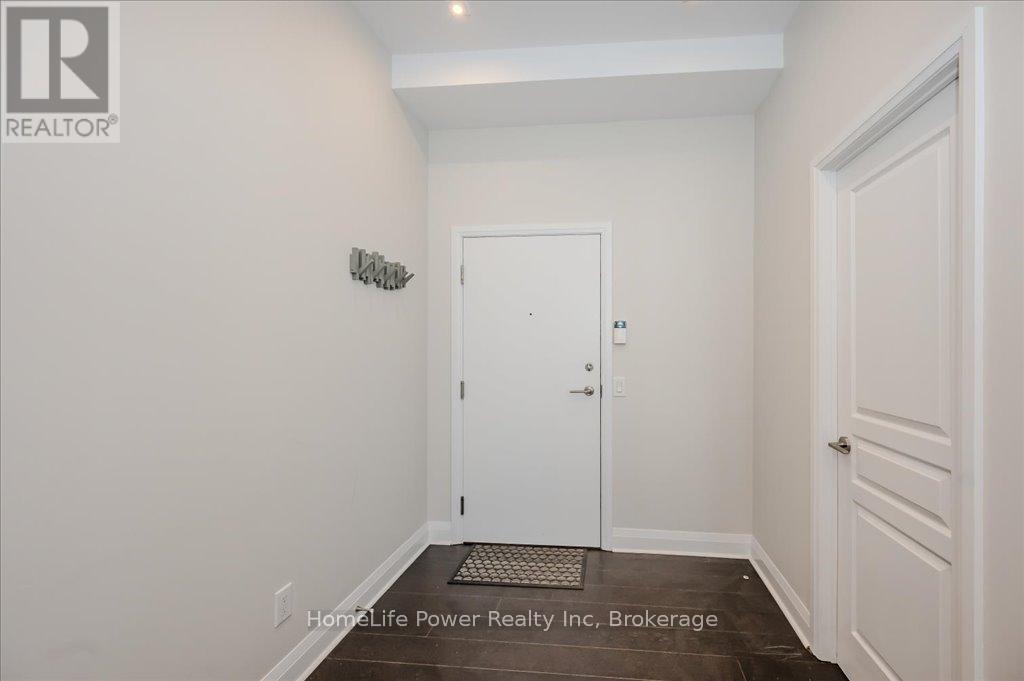 #2001 1 HURONTARIO STREET - 10