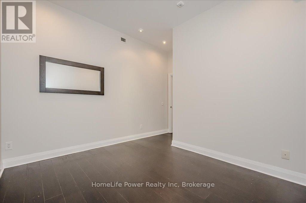 #2001 1 HURONTARIO STREET - 34