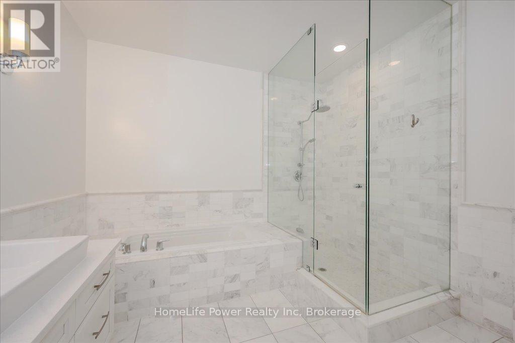 #2001 1 HURONTARIO STREET - 27