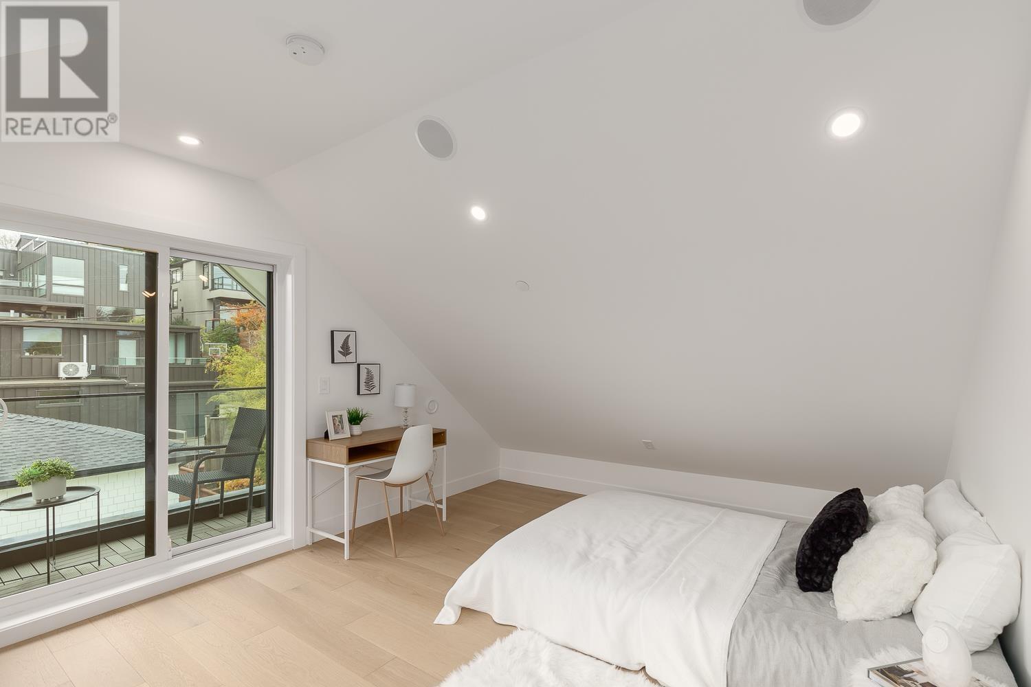 B 3538 W 14TH AVENUE, Vancouver real estate listing R2992539