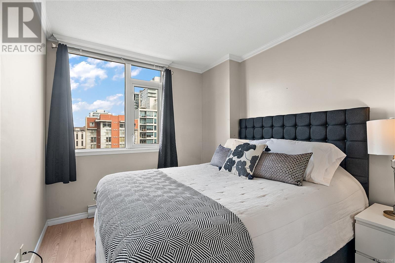 #609 835 VIEW ST - Image 14