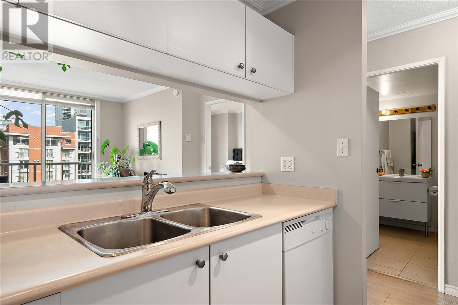 #609 835 VIEW ST - Image 7