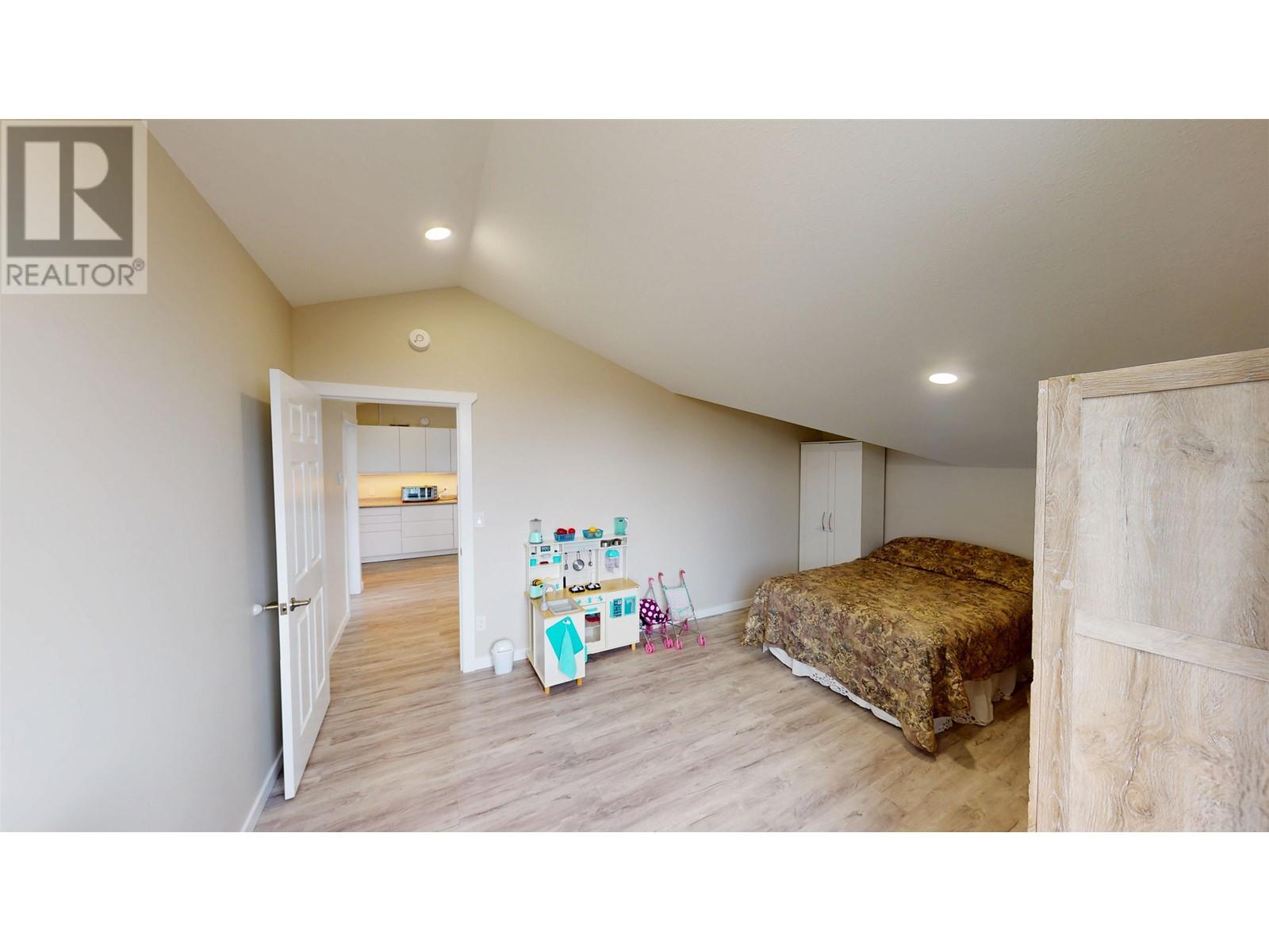 13610 WOLSEY SUBDIV, Charlie Lake
