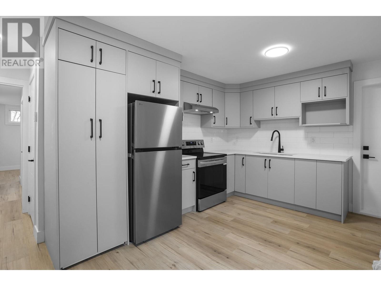 827 CHESTNUT STREET, New Westminster