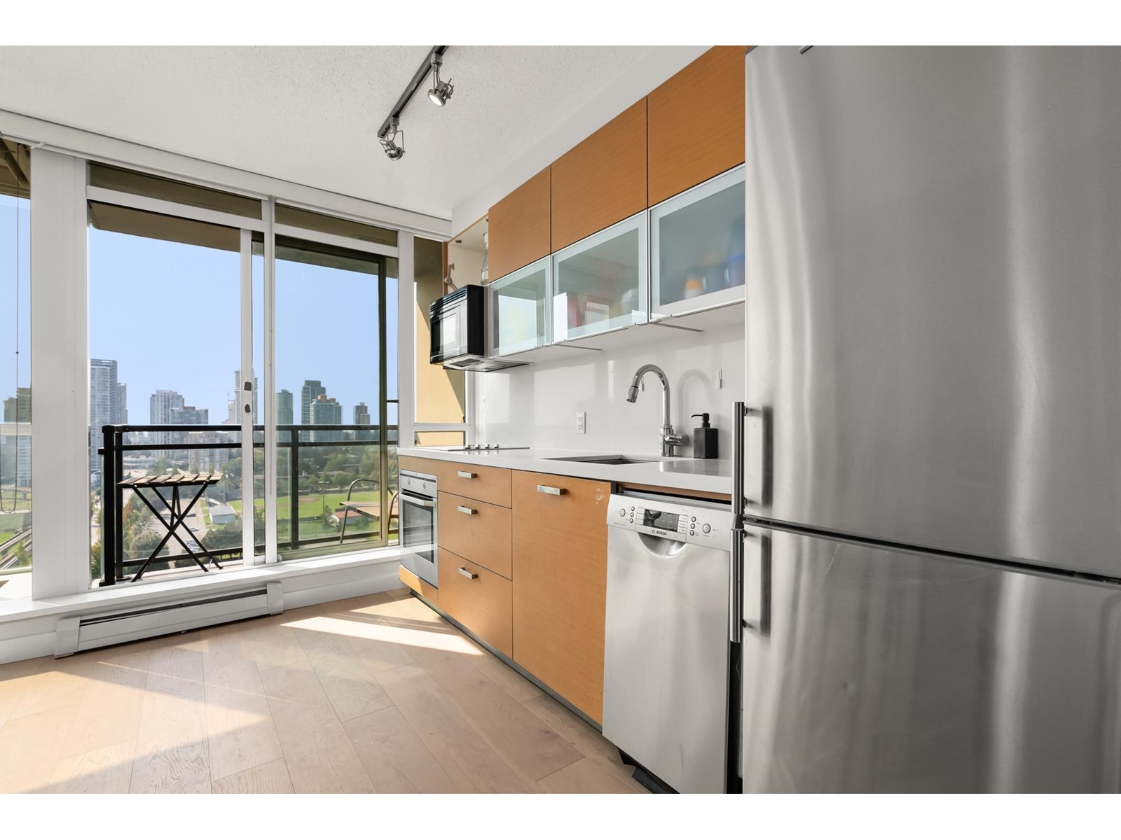 1903 10777 UNIVERSITY DRIVE, Surrey