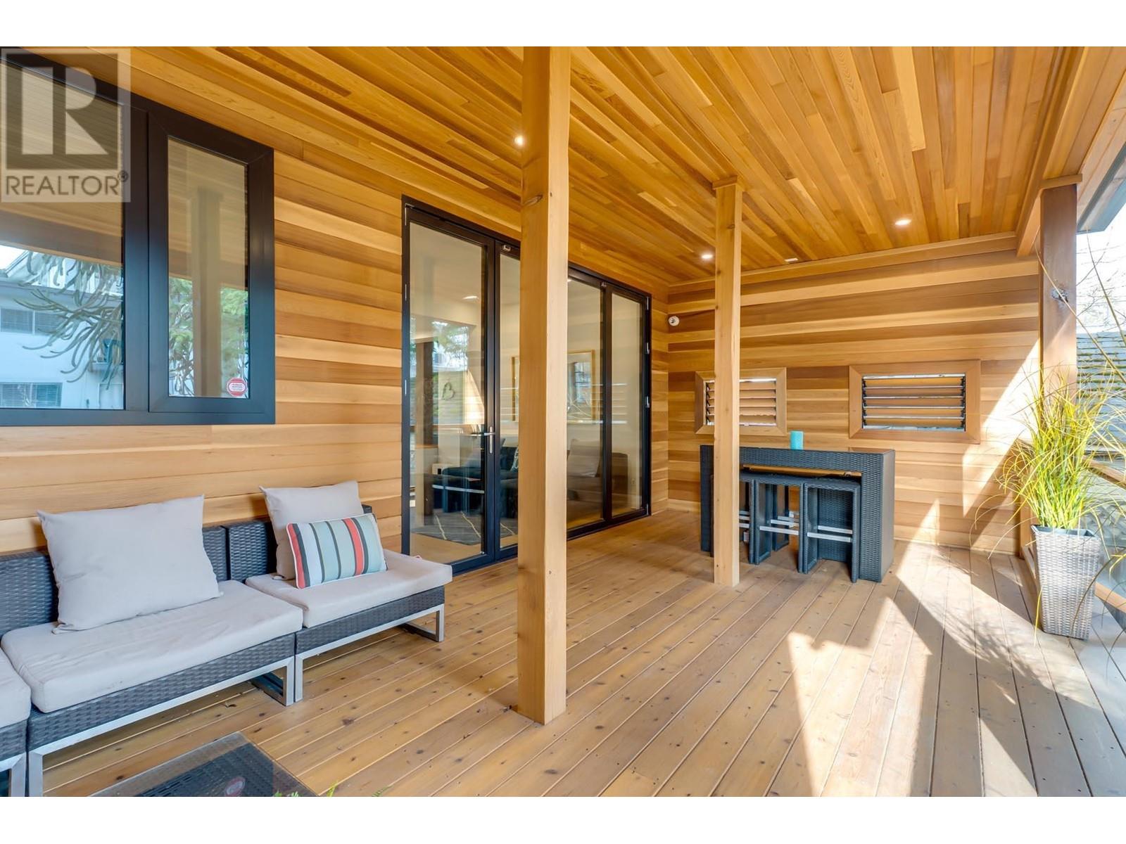 614 FOURTH AVENUE, New Westminster