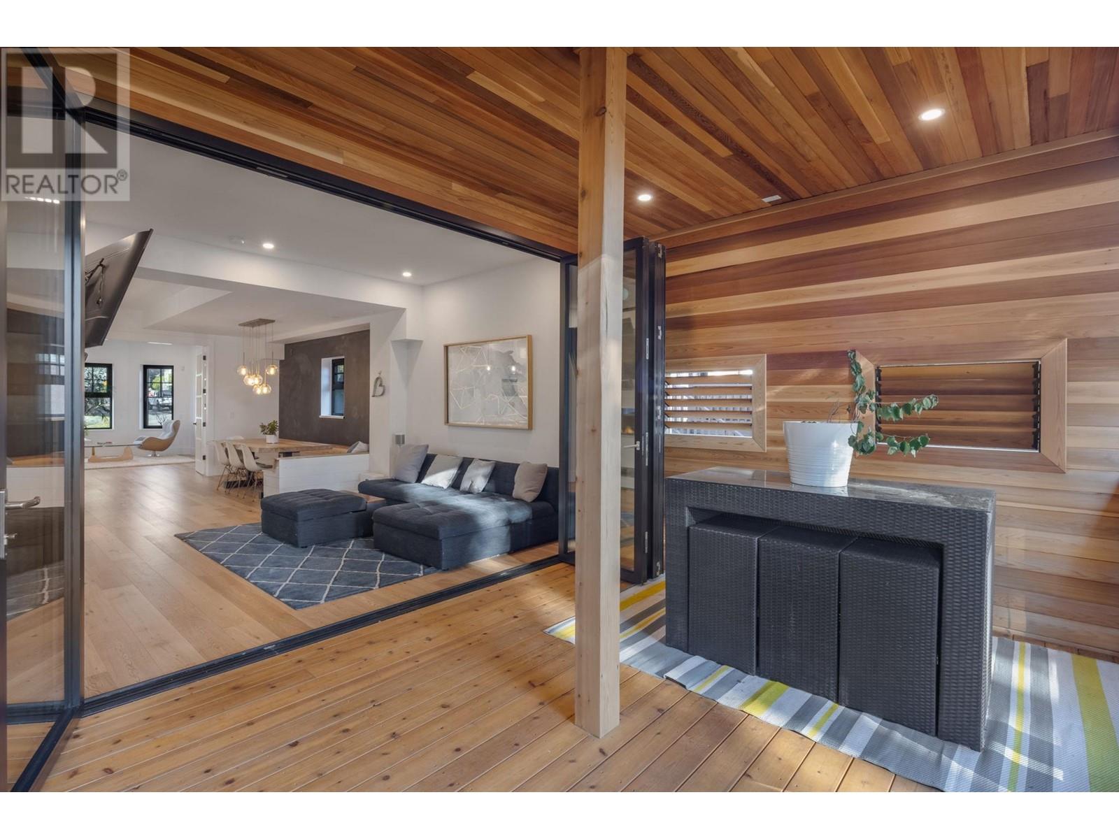 614 FOURTH AVENUE, New Westminster