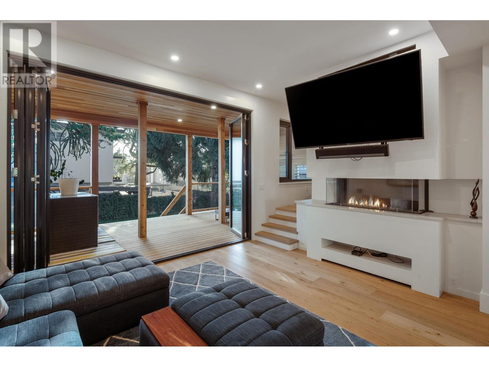614 FOURTH AVENUE, New Westminster