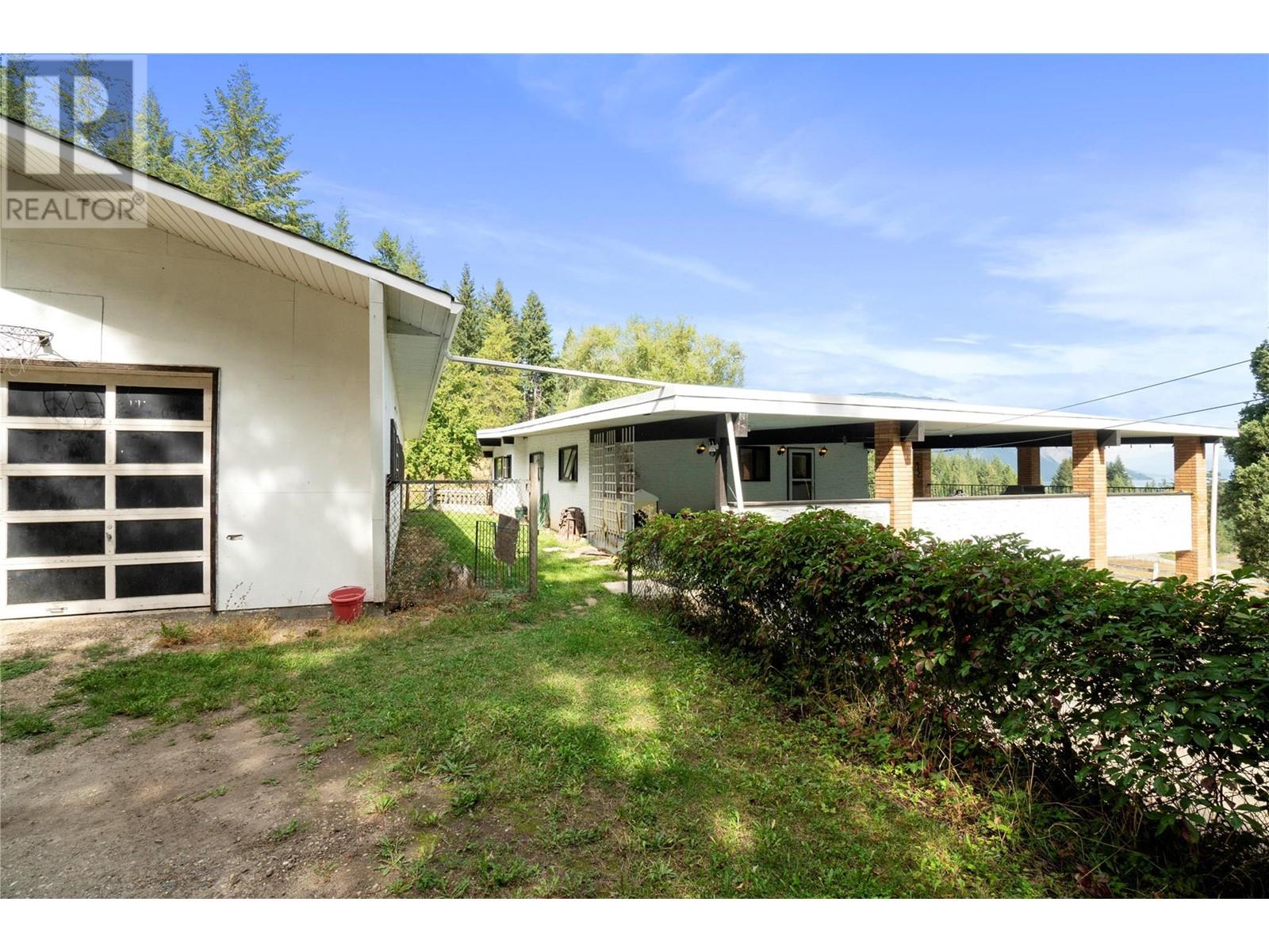  6441 40 Street, Salmon Arm