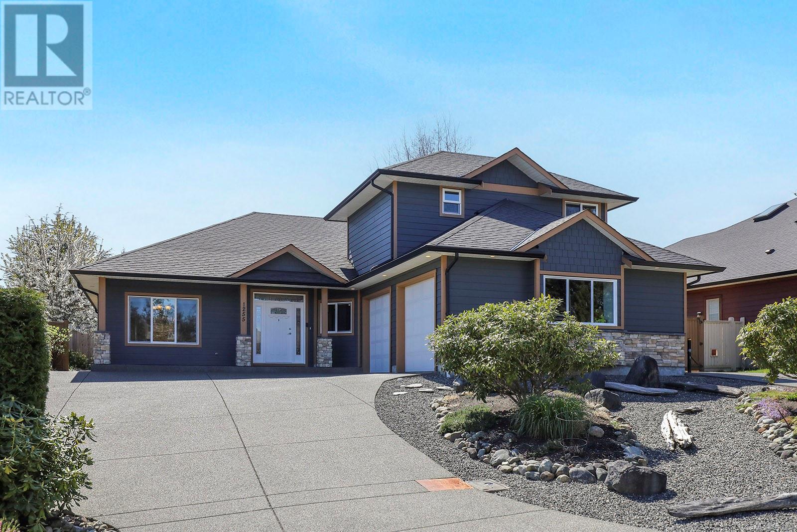 1255 Potter Pl, Comox