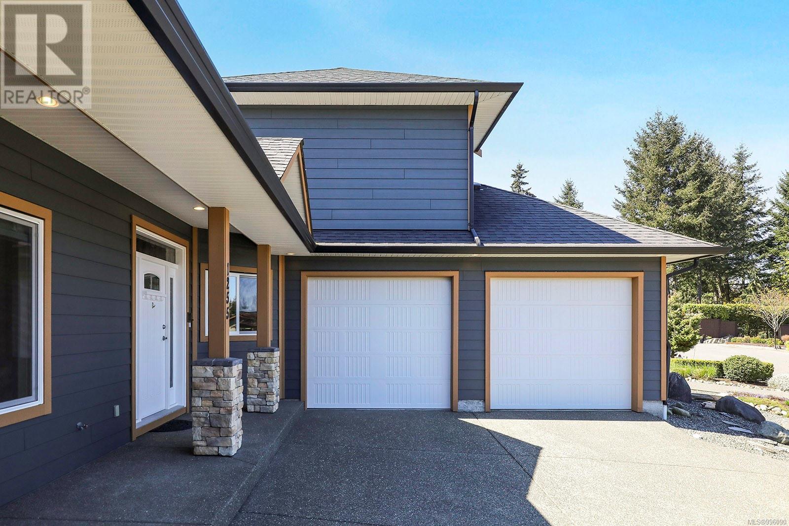 1255 Potter Pl, Comox