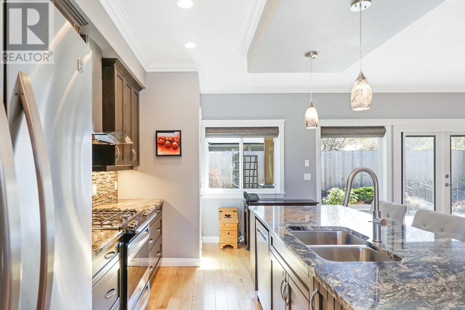 1255 Potter Pl, Comox