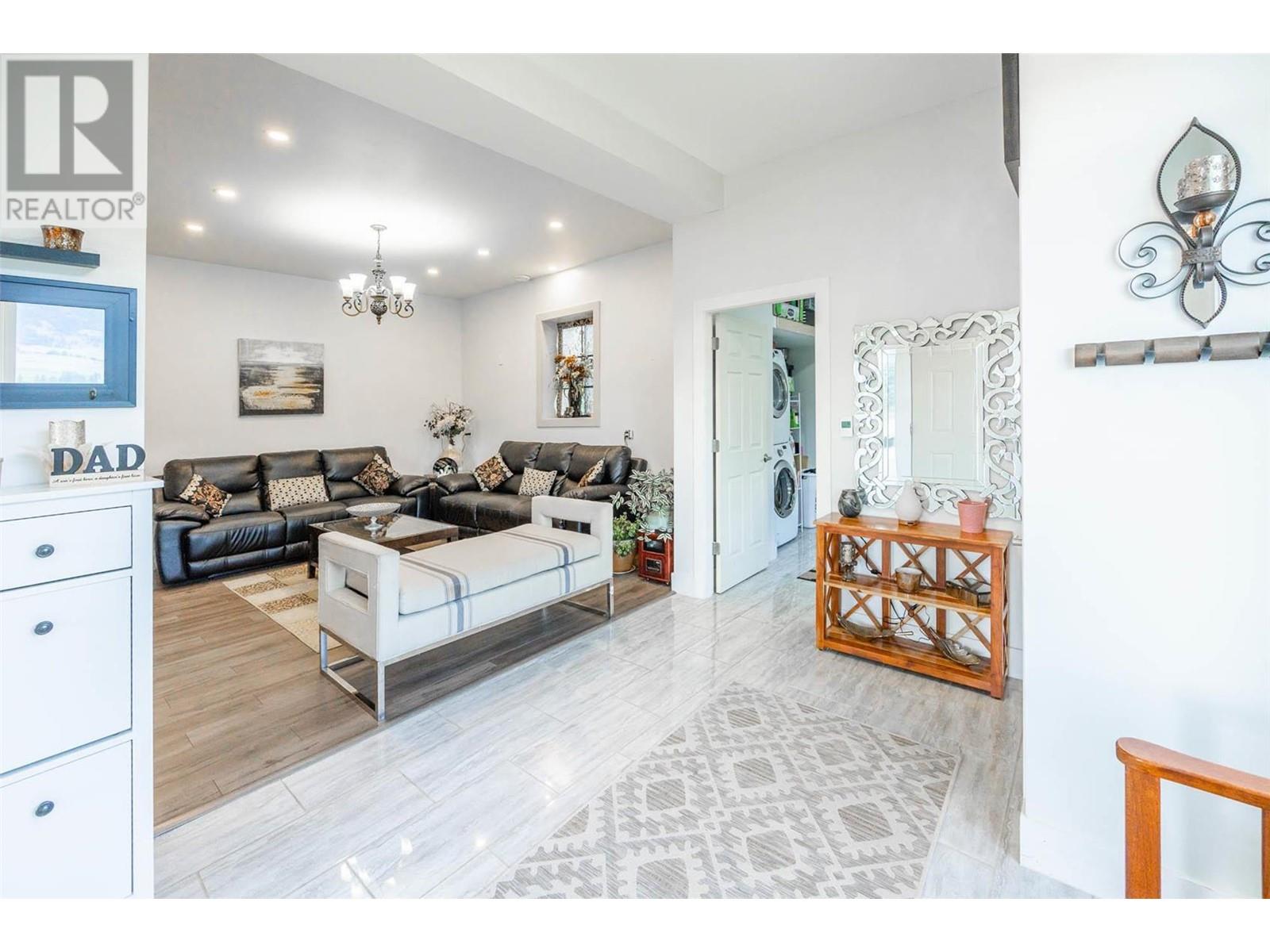  11938 Oceola Road, Lake Country