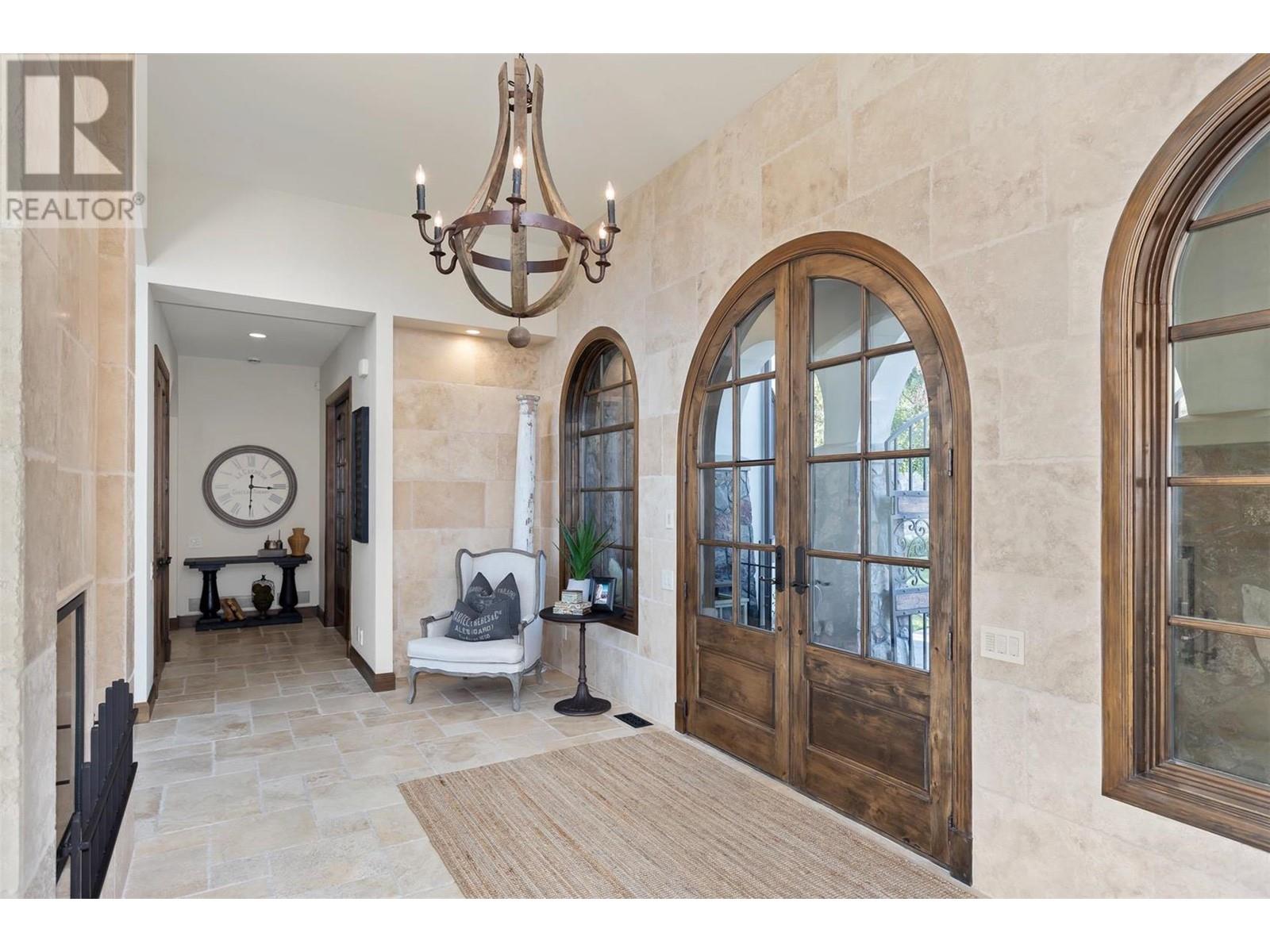1113 Parkbluff Lane, Kelowna
