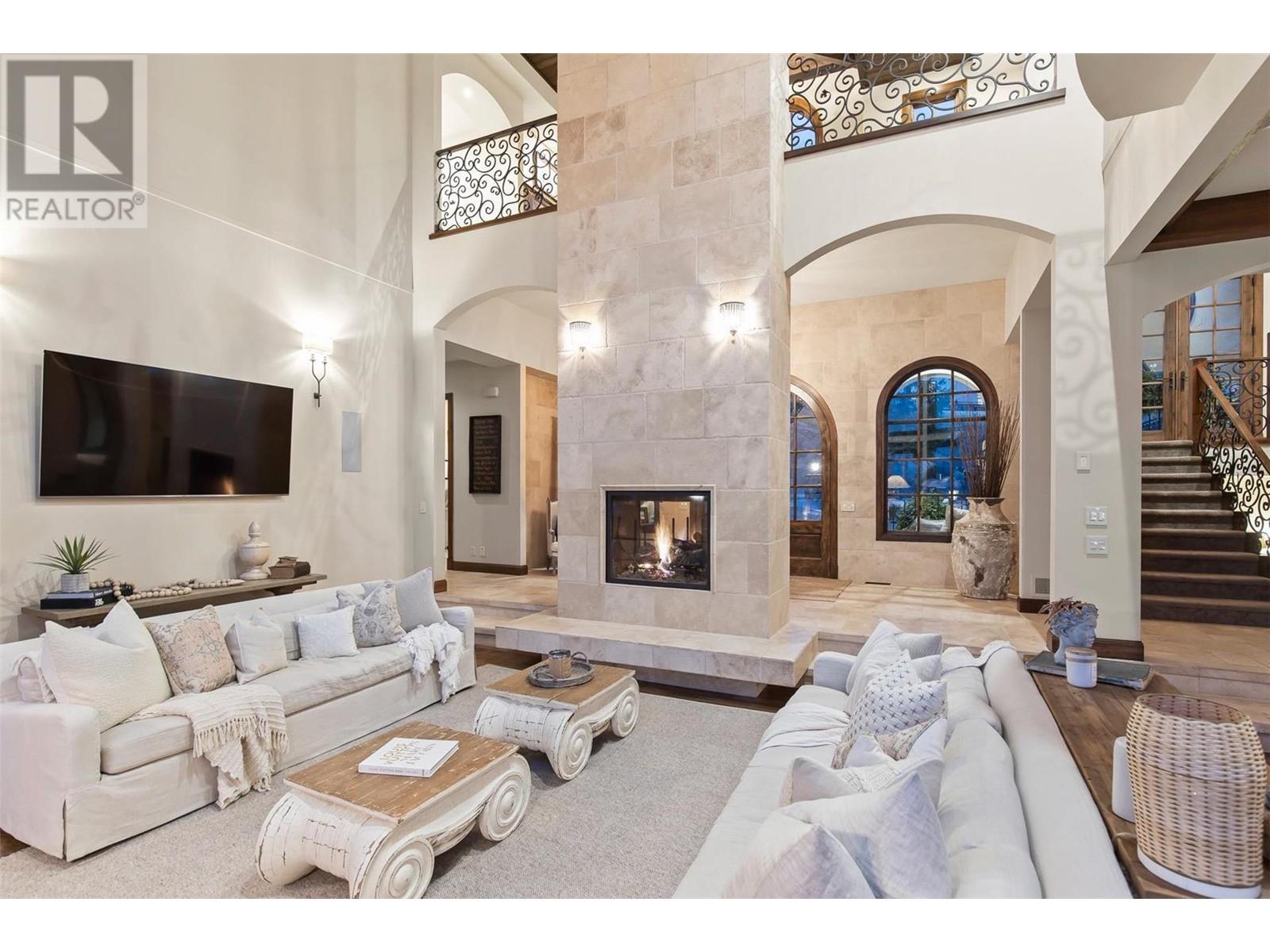 1113 Parkbluff Lane, Kelowna