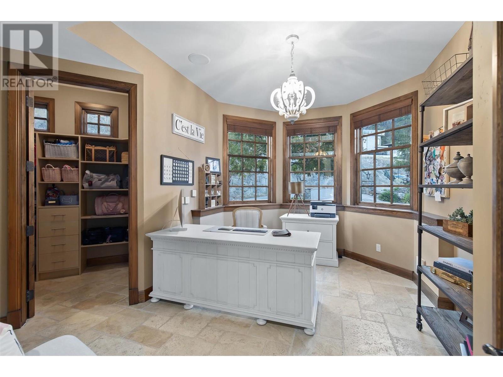 1113 Parkbluff Lane, Kelowna