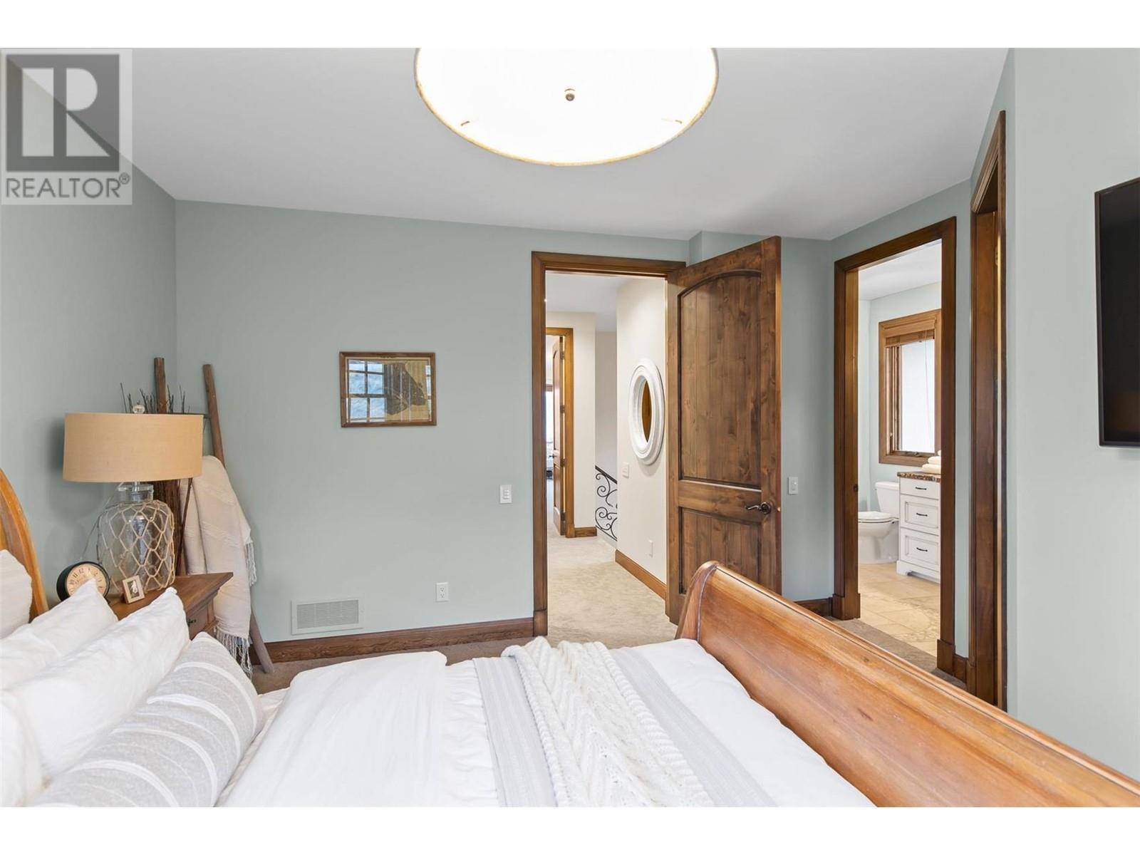 1113 Parkbluff Lane, Kelowna