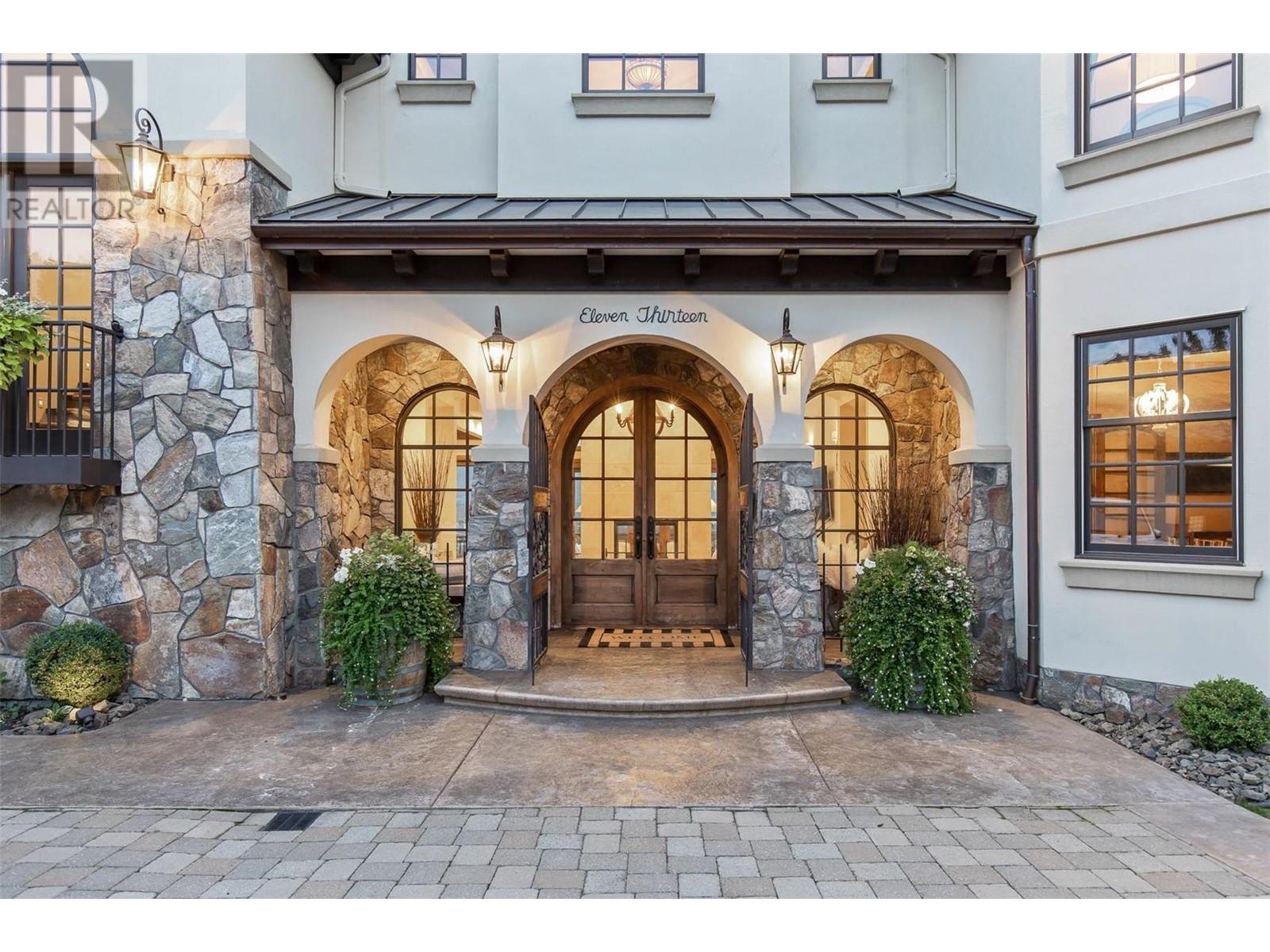 1113 Parkbluff Lane, Kelowna