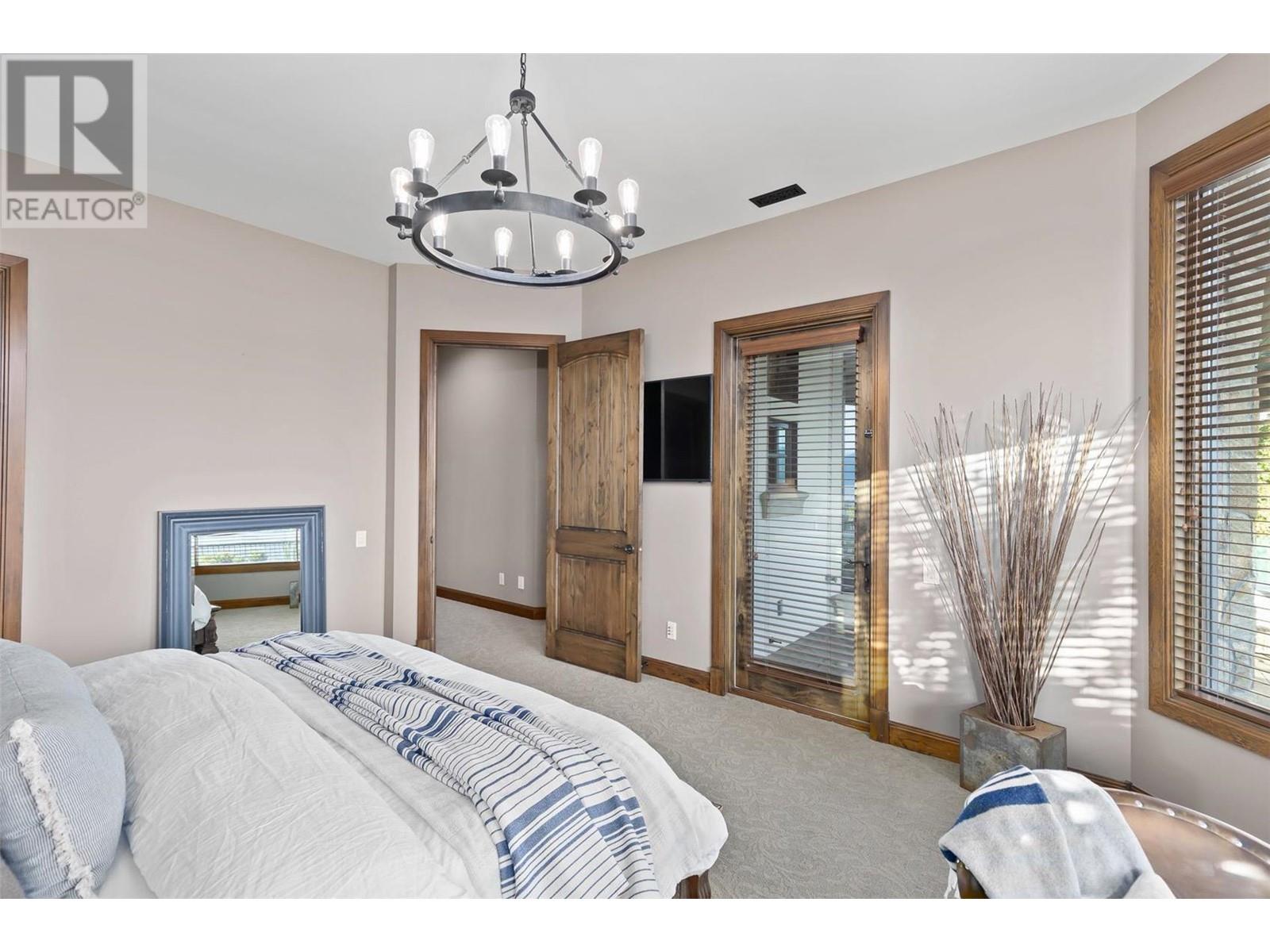 1113 Parkbluff Lane, Kelowna