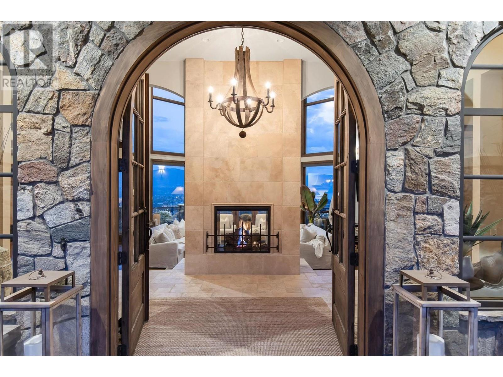 1113 Parkbluff Lane, Kelowna