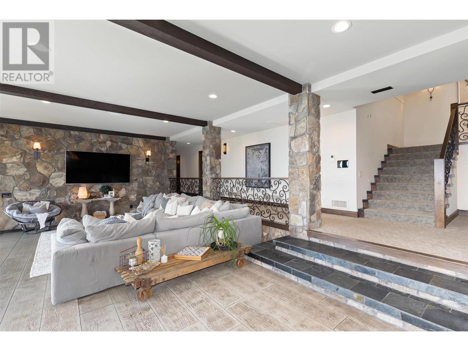 1113 Parkbluff Lane, Kelowna