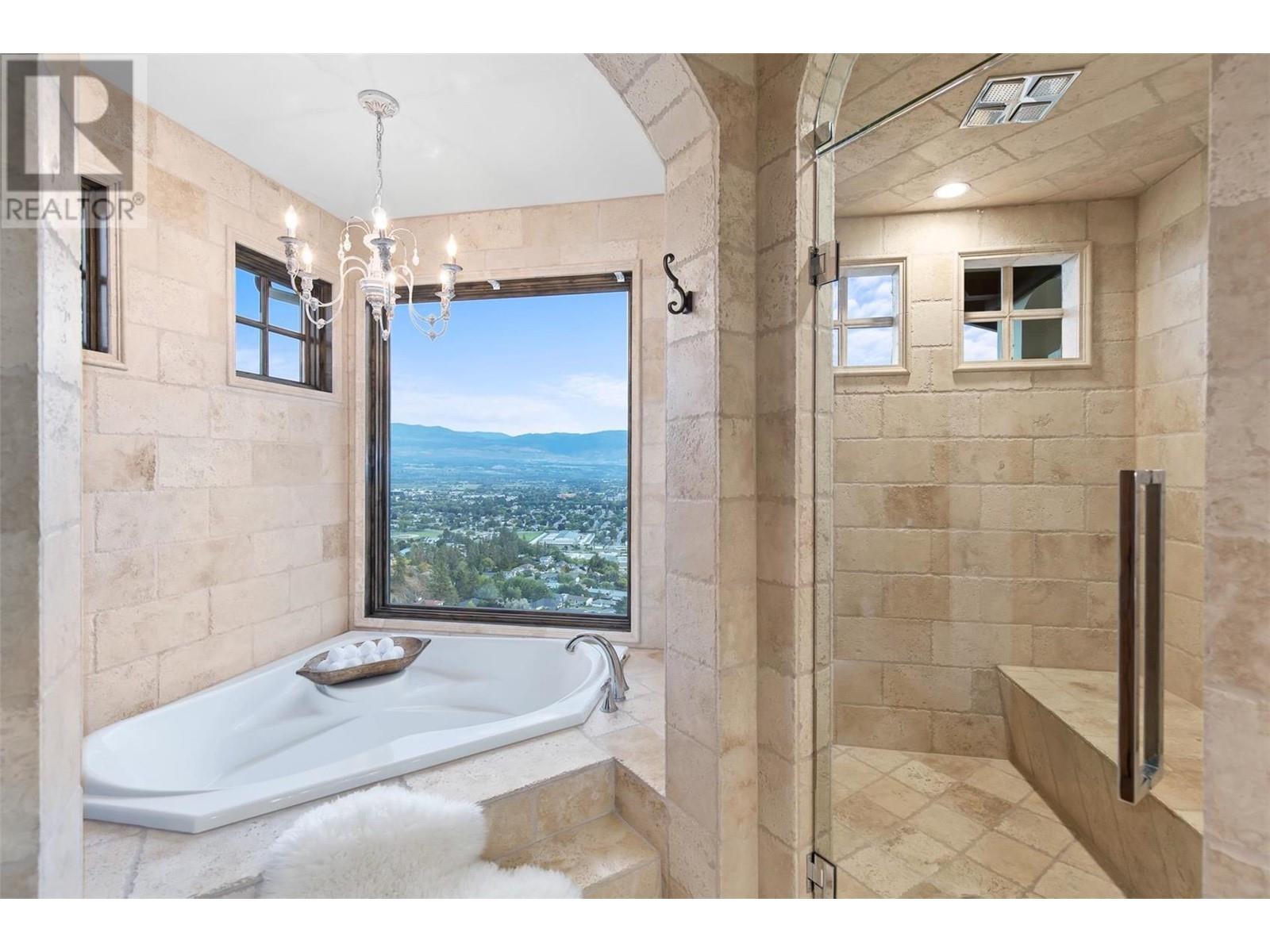 1113 Parkbluff Lane, Kelowna