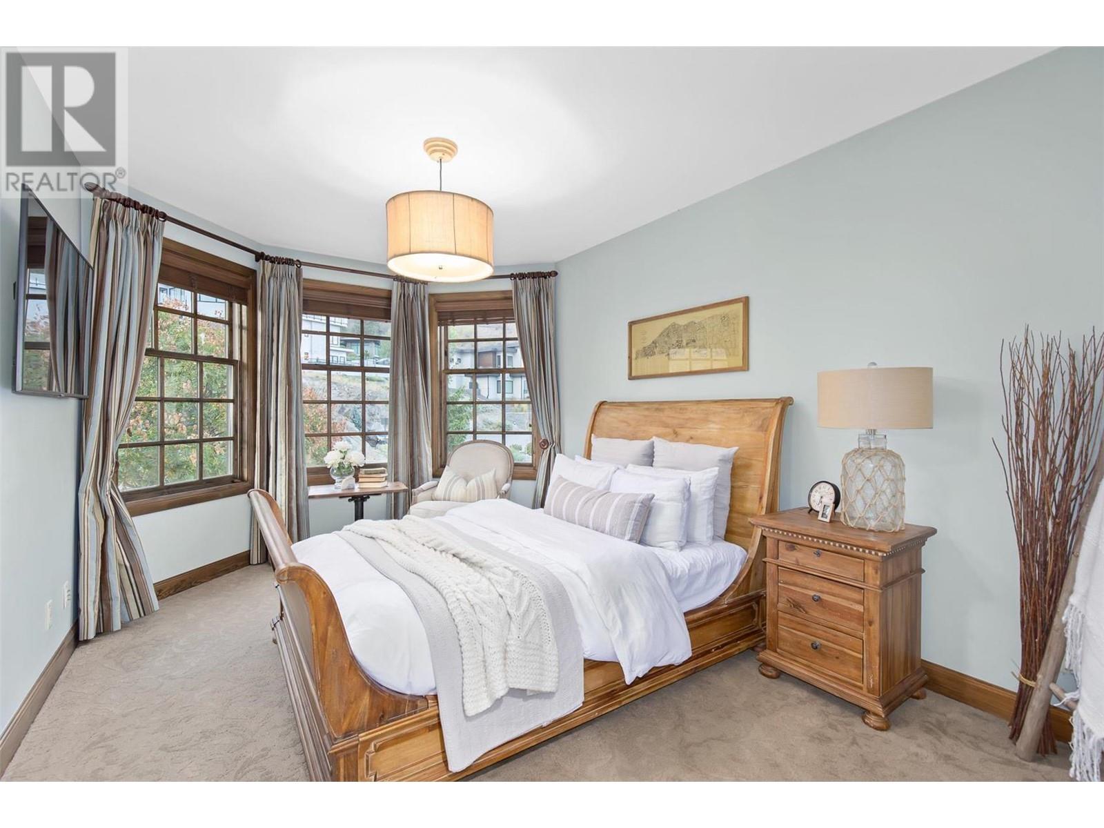 1113 Parkbluff Lane, Kelowna