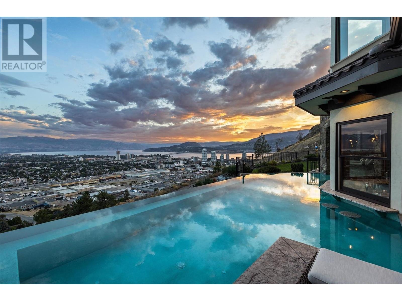 1113 Parkbluff Lane, Kelowna