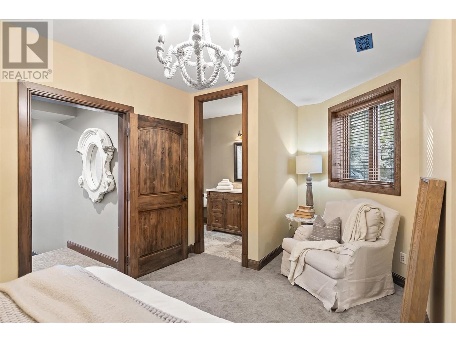 1113 Parkbluff Lane, Kelowna